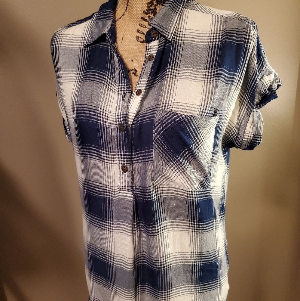 BUTTON DOWN HIGH/LOW HEM